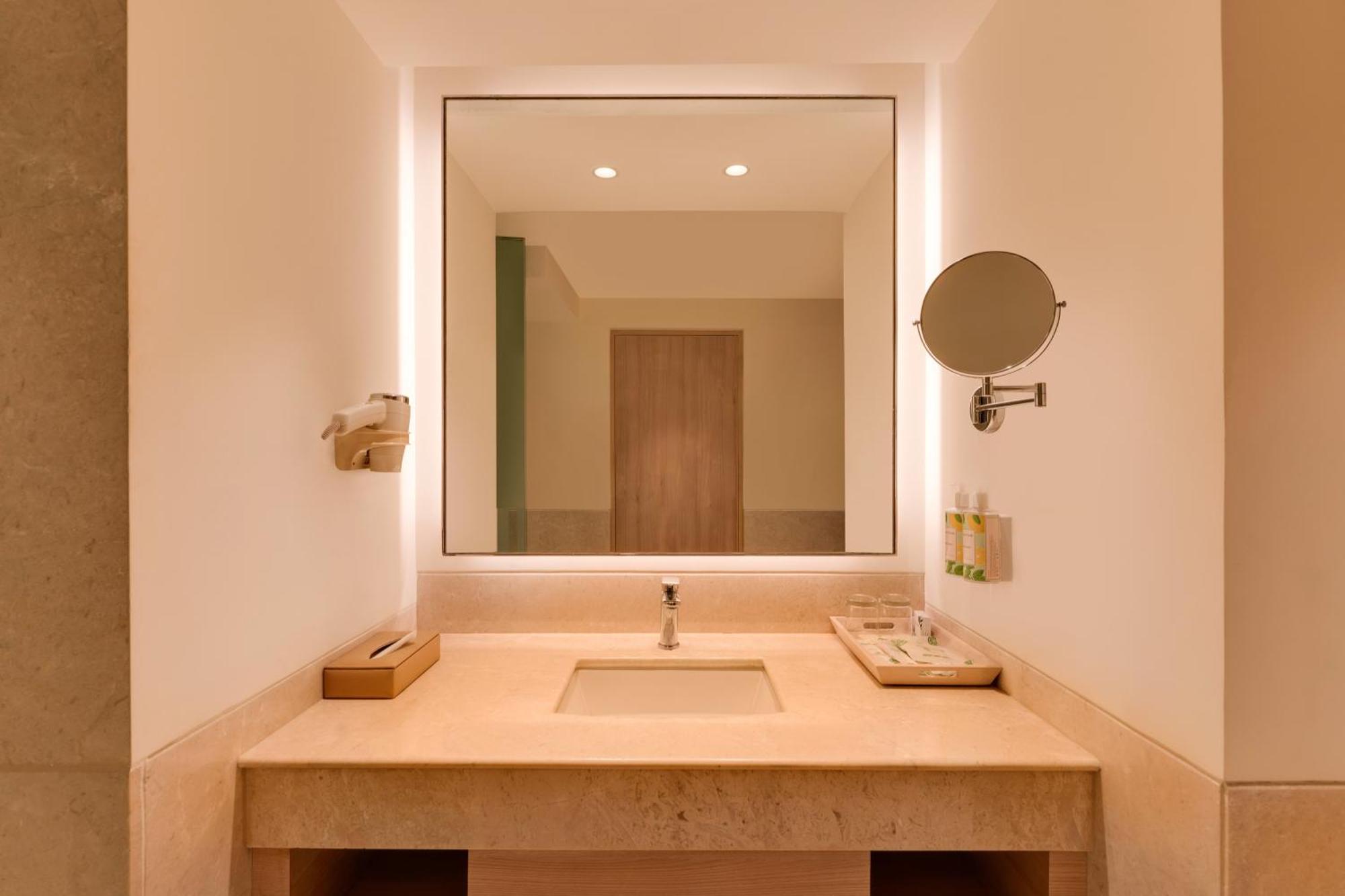 Lemon Tree Premier Hitec City Hyderabad Exterior photo