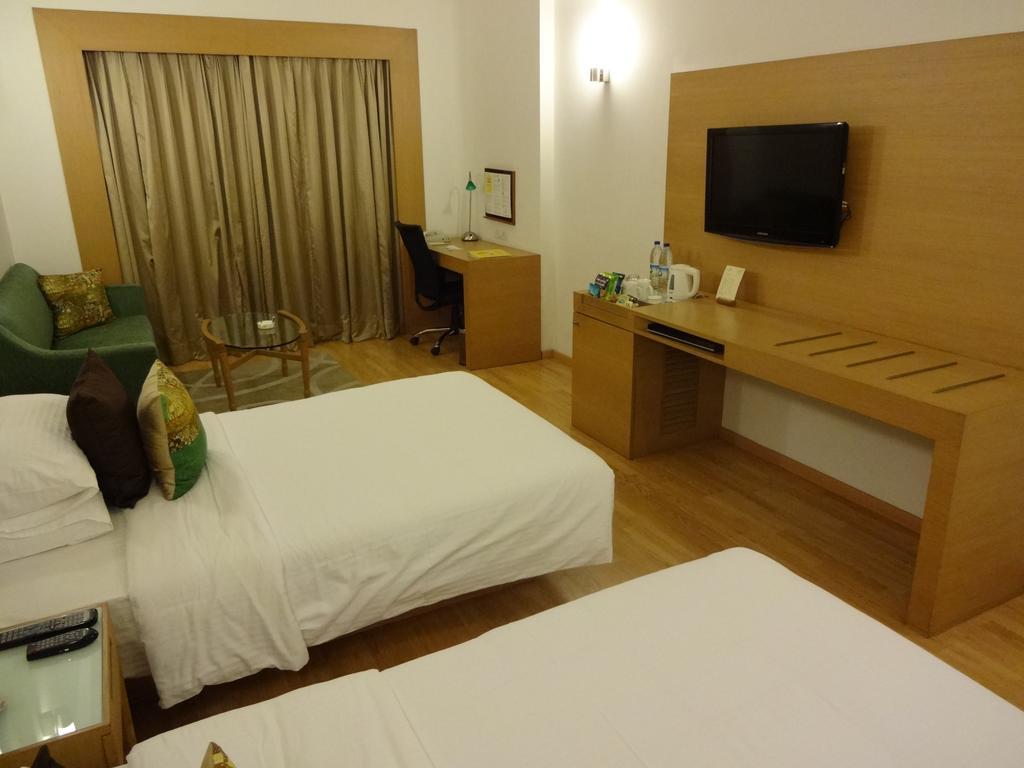 Lemon Tree Premier Hitec City Hyderabad Exterior photo